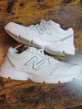 New Balance 411 V1 Shoes